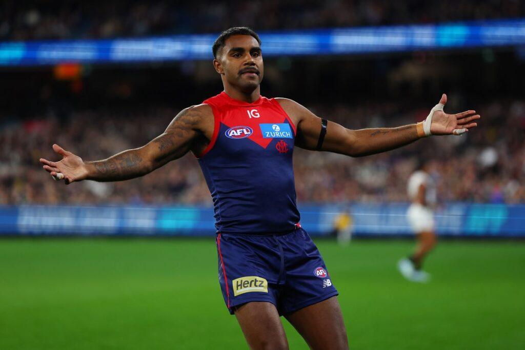 Niko’s AFL Supercoach Watchlist: Buy, Hold, Sell round 5 - cover image